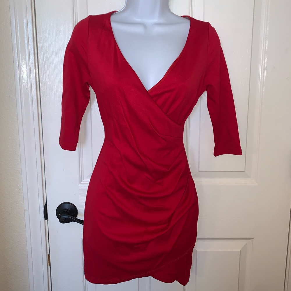 New Agaci red V-neck bodycon dress